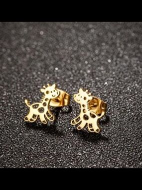 Gold Giraffe Kids Stud Earrings - Cute Animal Design